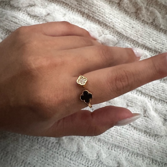 Ajustable four leaf clover ring gold and black - Picture 3 of 3